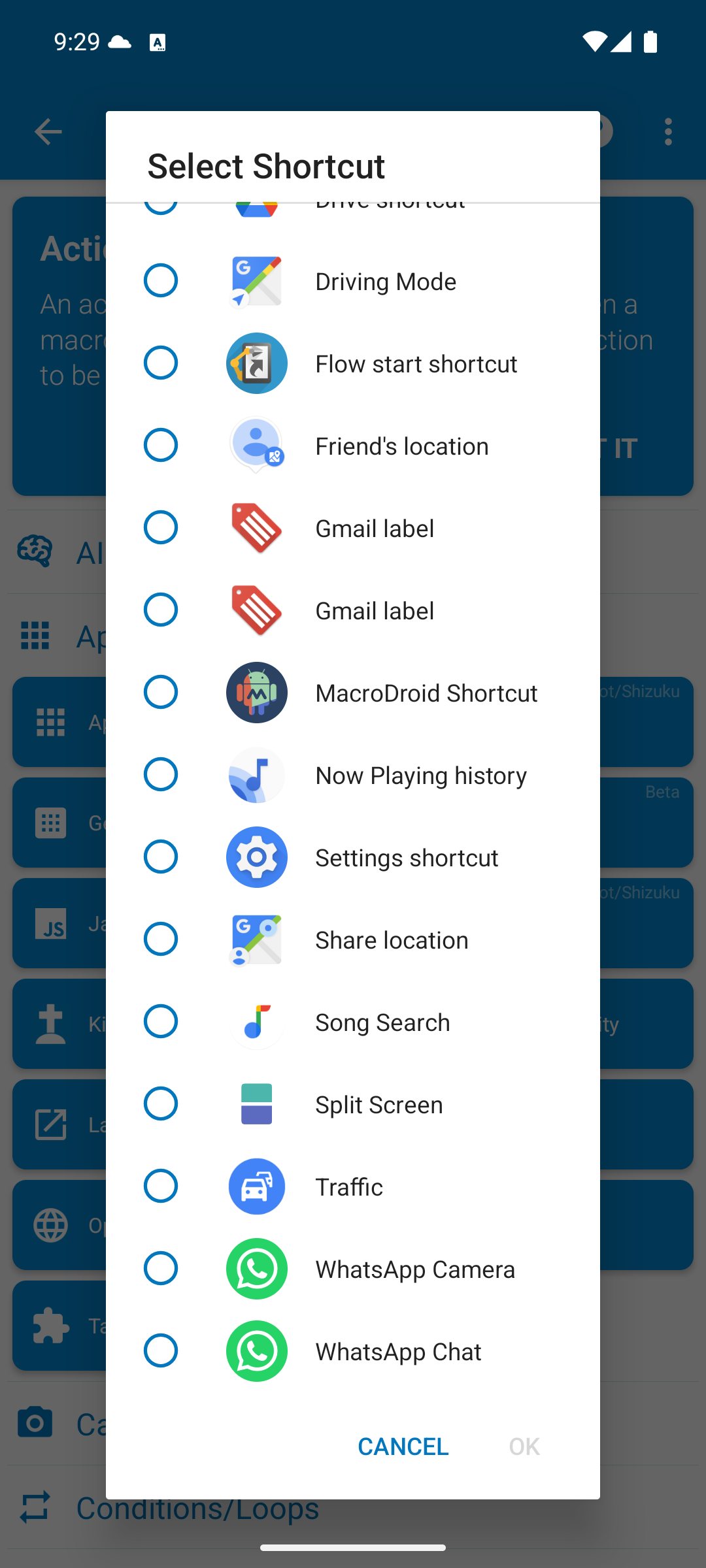 Список «Select Shortcut» в MacroDroid, где среди доступных ярлыков виден Split Screen